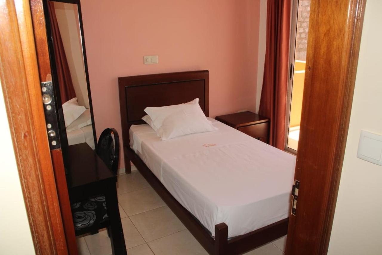 Restaurante Residencial Nova Cidade Porto Novo Екстериор снимка